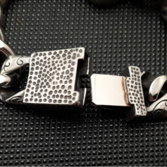 - Men's Heavy Stainless Biker Bar & Shield Curb Chain Bracelet - Picture 10 of 13